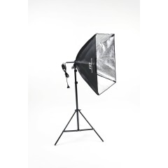 Софтбокс FST SB-15 60X60 СМ быстрораскладной со встроенным патроном, цоколь Е27